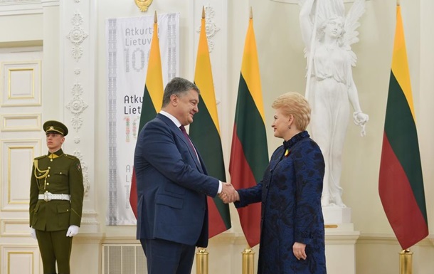 Порошенко прилетел в Литву