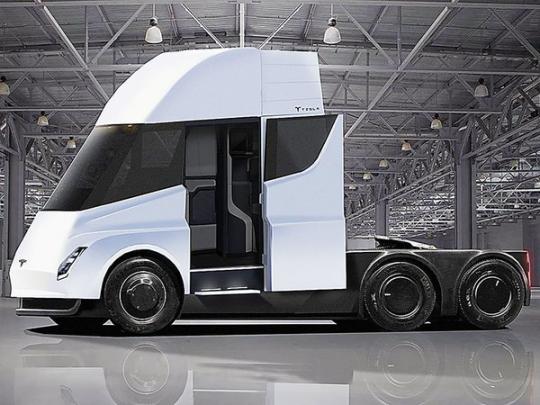 Tesla создала электрогрузовик, презентацию которого переносят уже во второй раз