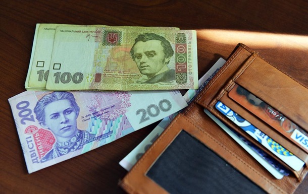 В Кабмине рассказали, сколько украинцев получают высокую зарплату