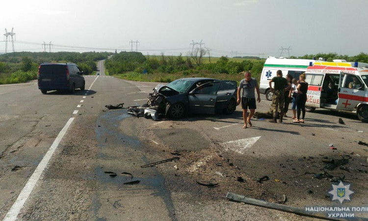В страшной аварии на Донбассе погибло много людей (фото)