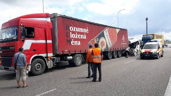 В страшной аварии на трассе Киев – Чоп погибли десять человек (обновлено, фото, видео)