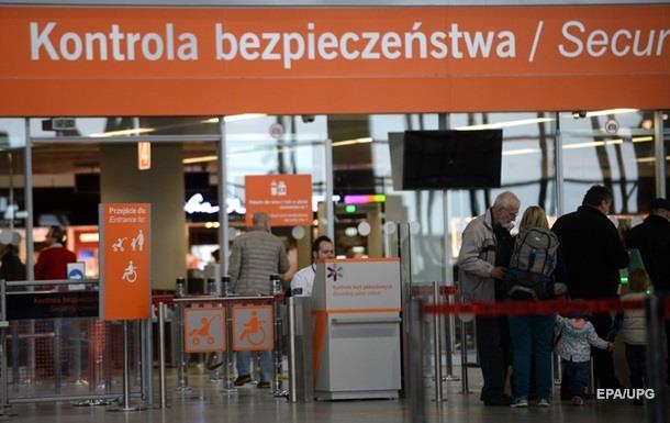 В Варшаве экстренно сел самолет из-за смерти пассажира