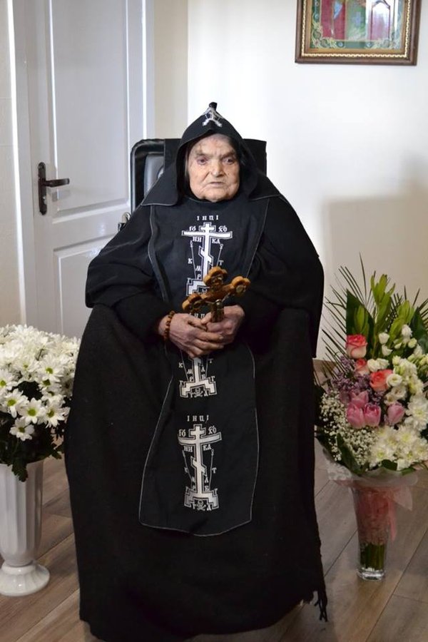 Житомирские медики вернули зрение… 107-летней монахине (фото)