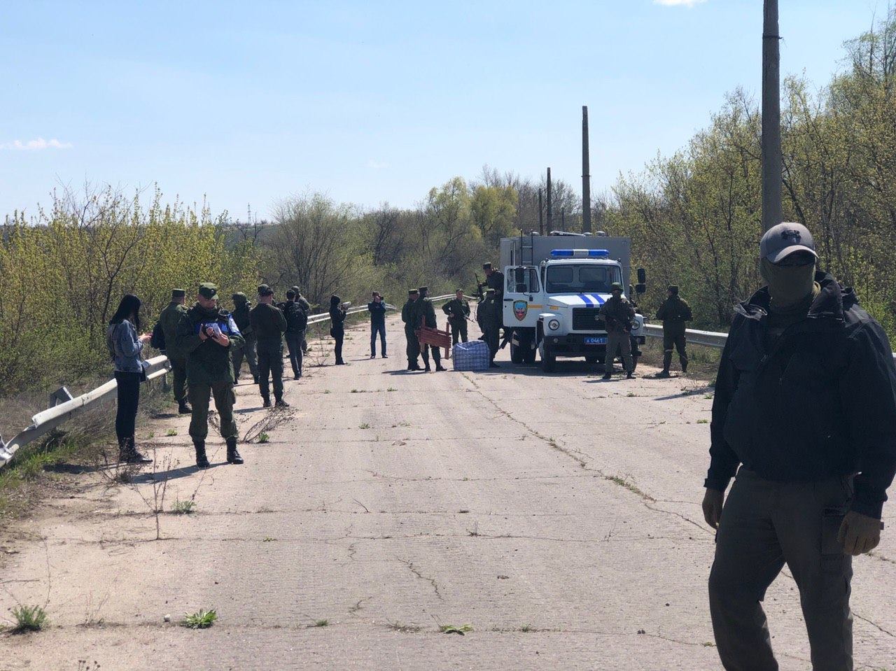 Боевики «ЛНР» передали украинской стороне еще 60 заключенных (фото)