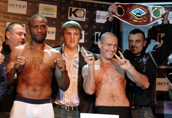 Гвоздик успешно защитил чемпионский титул: хроника боя за пояс WBC (видео)
