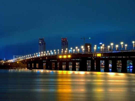 В Киеве 5–8 апреля частично ограничат движение на одном из мостов