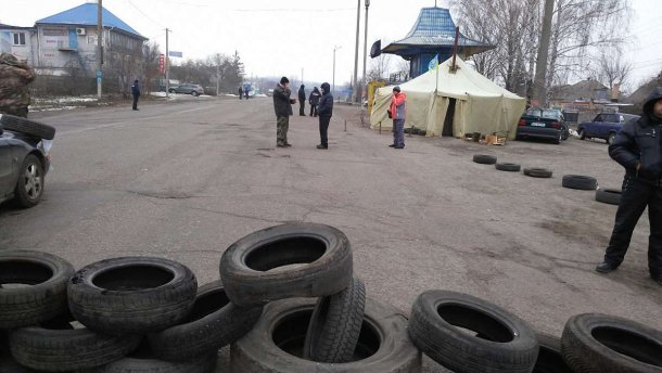Цього разу не євробляхери: на Черкащині блокують дорогу на Київ