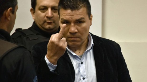 Екс-чемпіона світу з боксу засудили на 18 років за зґвалтування 8-річної доньки