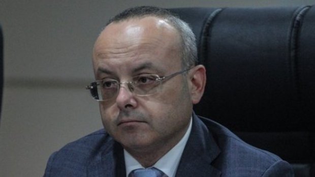 Елітні маєтки та дорога зброя: як живуть екоінспектори України