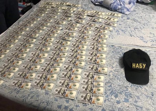 Гримчака та його помічника затримали на хабарі у 480 тисяч доларів: усе, що відомо