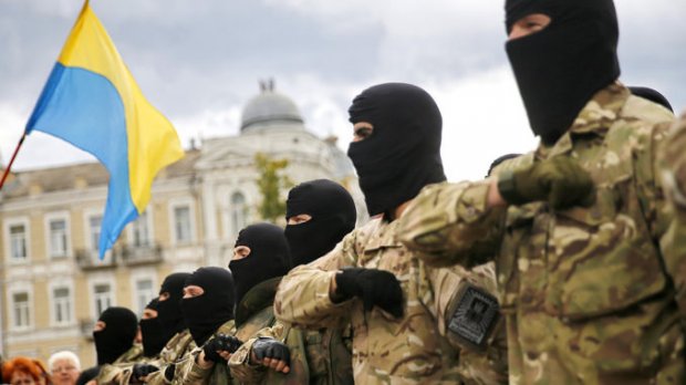 Конфлікт двох президентів: хто переможе Порошенко-міжнародник чи Порошенко-олігарх