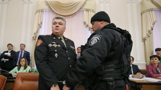 Корупційні схеми в Росії та Україні: яка відмінність