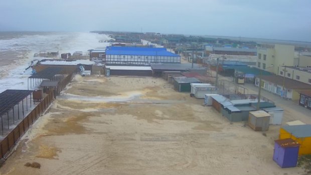 Курортну Кирилівку накрив сильний шторм: фото, відео