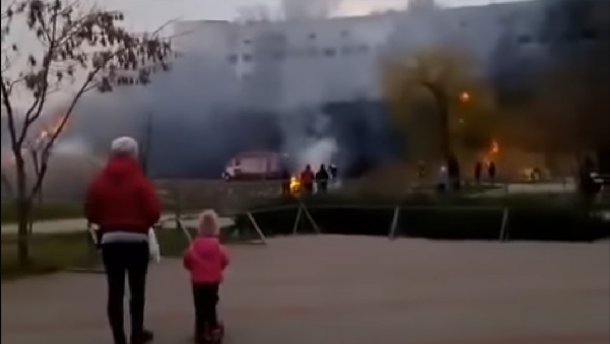 Масштабна пожежа охопила парк у центрі Запоріжжя: ледь не загорілася лікарня