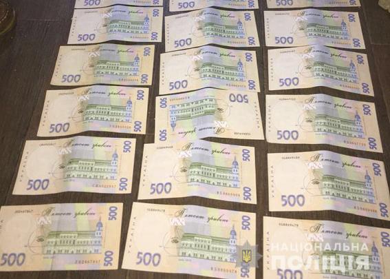 На Хмельниччині патрульних затримали на хабарі
