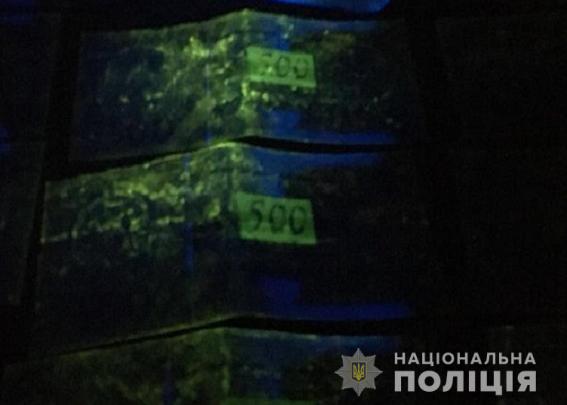 На Хмельниччині патрульних затримали на хабарі