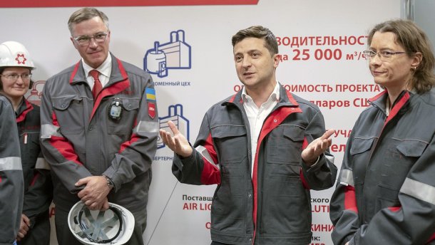 На підписання договору про будівництво комплексу Метінвест приїхав Зеленський і посол Франції
