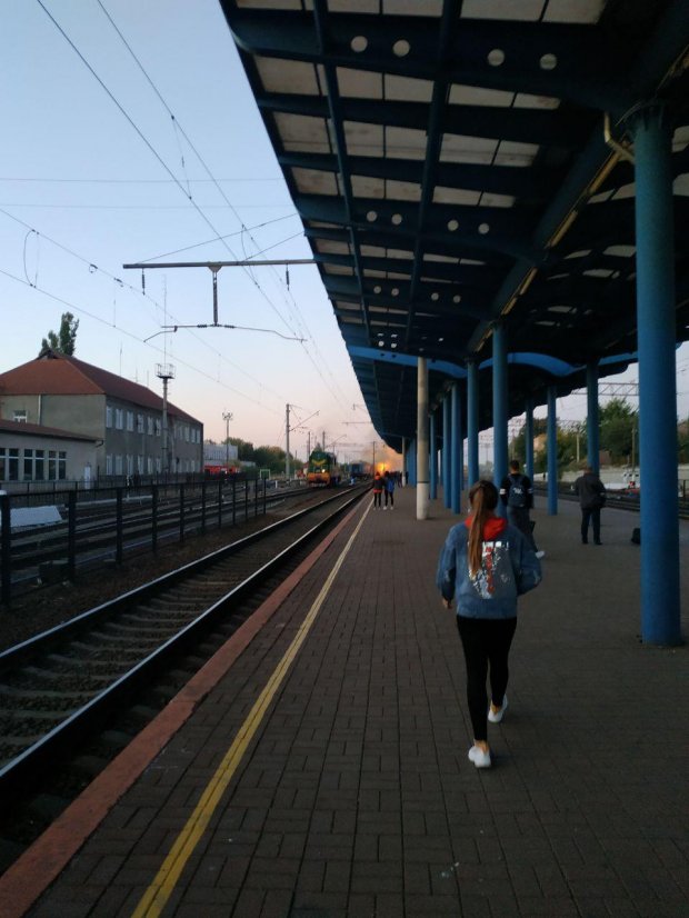 На вокзалі у Вінниці загорівся пасажирський поїзд: фото