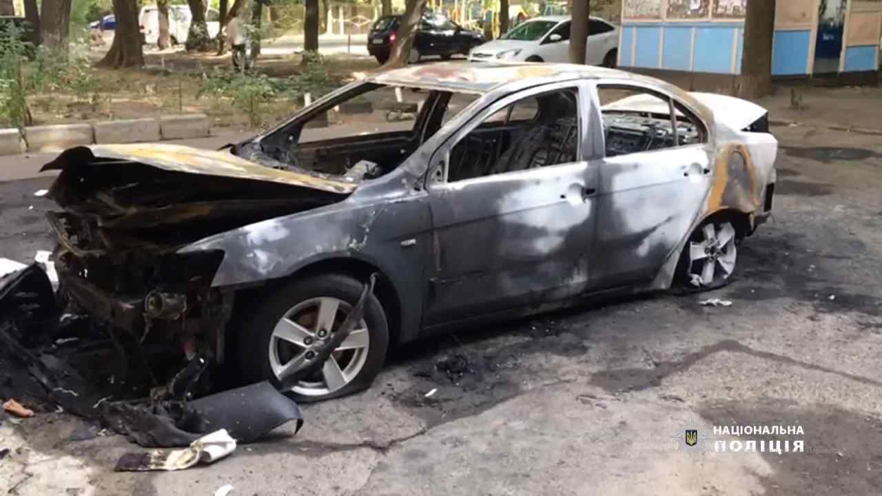 Отомстил из-за ревности: 15 лет тюрьмы грозит мужчине, который поджег авто одесситки. Видео