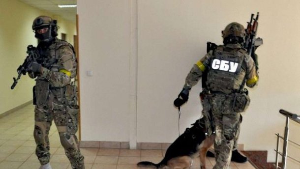 Підозрюють у продажі дипломів іноземцям: СБУ проводить обшуки в запорізькому ВНЗ