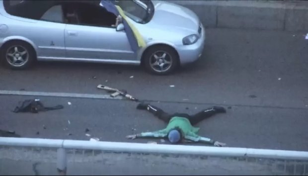 Після війни люди залишаються наодинці з проблемами, – ветеран АТО про інцидент на мості у Києві