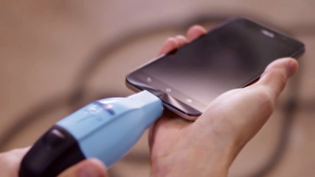 Перше доступне авто Tesla, електрокар можна підзарядити від смартфона