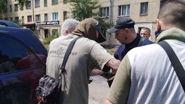 Правий сектор розігнав зеленкою комуністичний шабаш у Кривому Розі