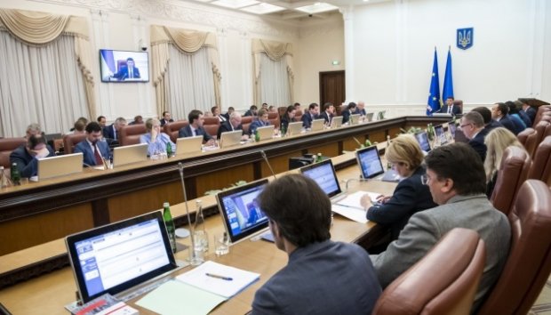 Президент или парламент: чья роль важнее в Украине