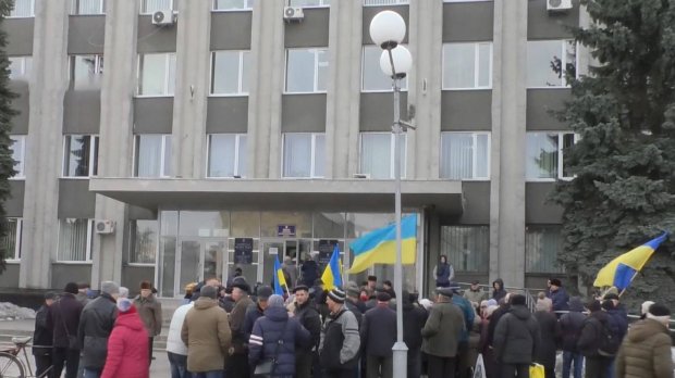 Рахунки за газ по 10 тисяч гривень на місяць: жителі Сміли пікетували мерію