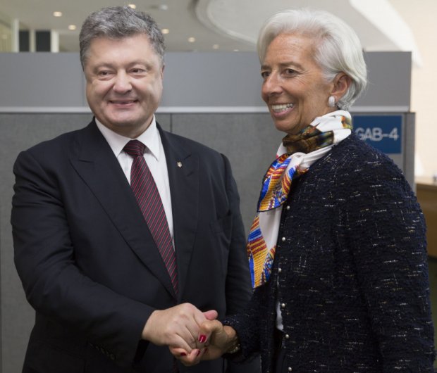 Що пообіцяв Петро Порошенко керівництву МВФ на економічному форумі у Давосі