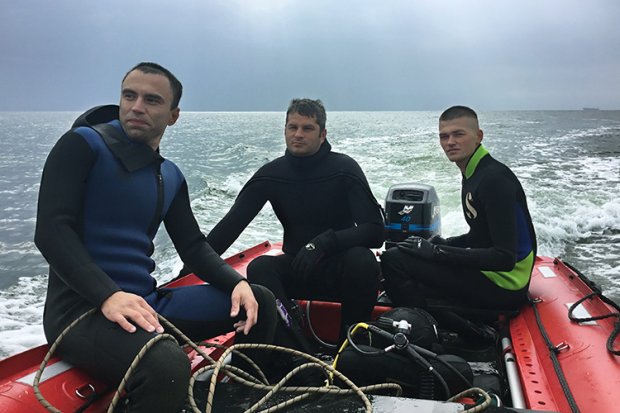 Школа військових водолазів: літають, плавають і рятують