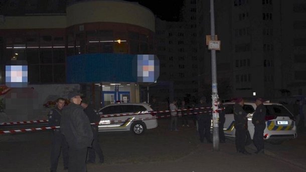 Стріляв по ногах: у Києві сталася сутичка за участю поліцейського – фото