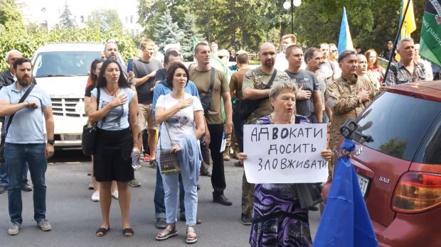 Теракт у Харкові: чому суд за 4 роки не може винести вирок підозрюваним, які визнали свою вину
