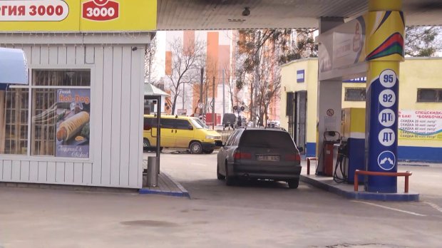 Торгівля чорним пальним: скільки в Україні нелегальних заправок
