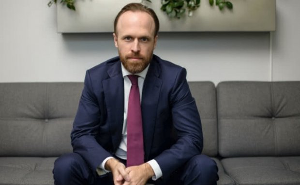 Тотальне блюзнірство: про роль Віталія Захарченка у виставі Порошенко проти Медведчука
