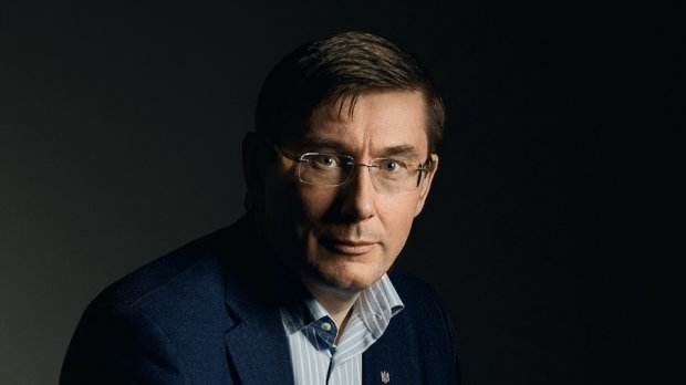 Тотальне блюзнірство: про роль Віталія Захарченка у виставі Порошенко проти Медведчука