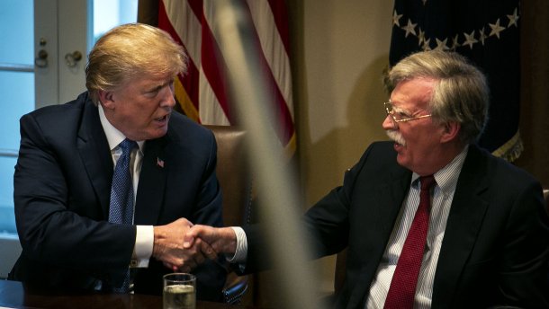 Третий пошел: как освобождение Болтона повлияет на политику США в отношении Украины и мира