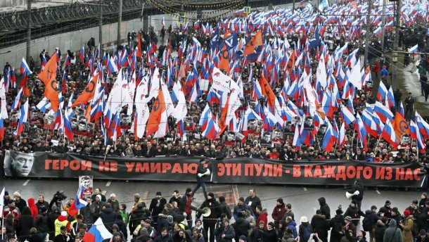 У Росії влаштували масові марші пам’яті Нємцова: учасники скандують Україно, ми з тобою