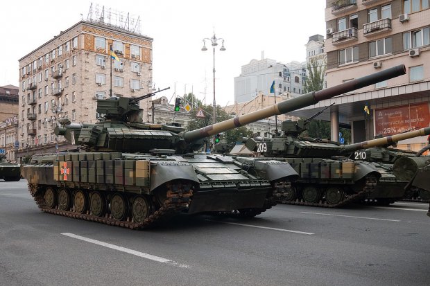 Українці модернізували потужний бойовий танк Т-64: яскравий відеоогляд