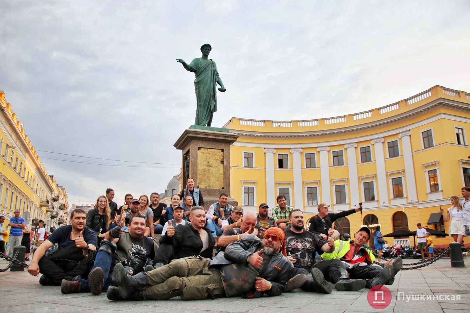 В центре Одессы финишировал «Мотопробег Единства 2019»: участники проехали всю Украину. Фото