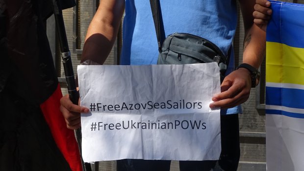 В Одесі пікетували консульство Росії на підтримку полонених українських моряків: фото