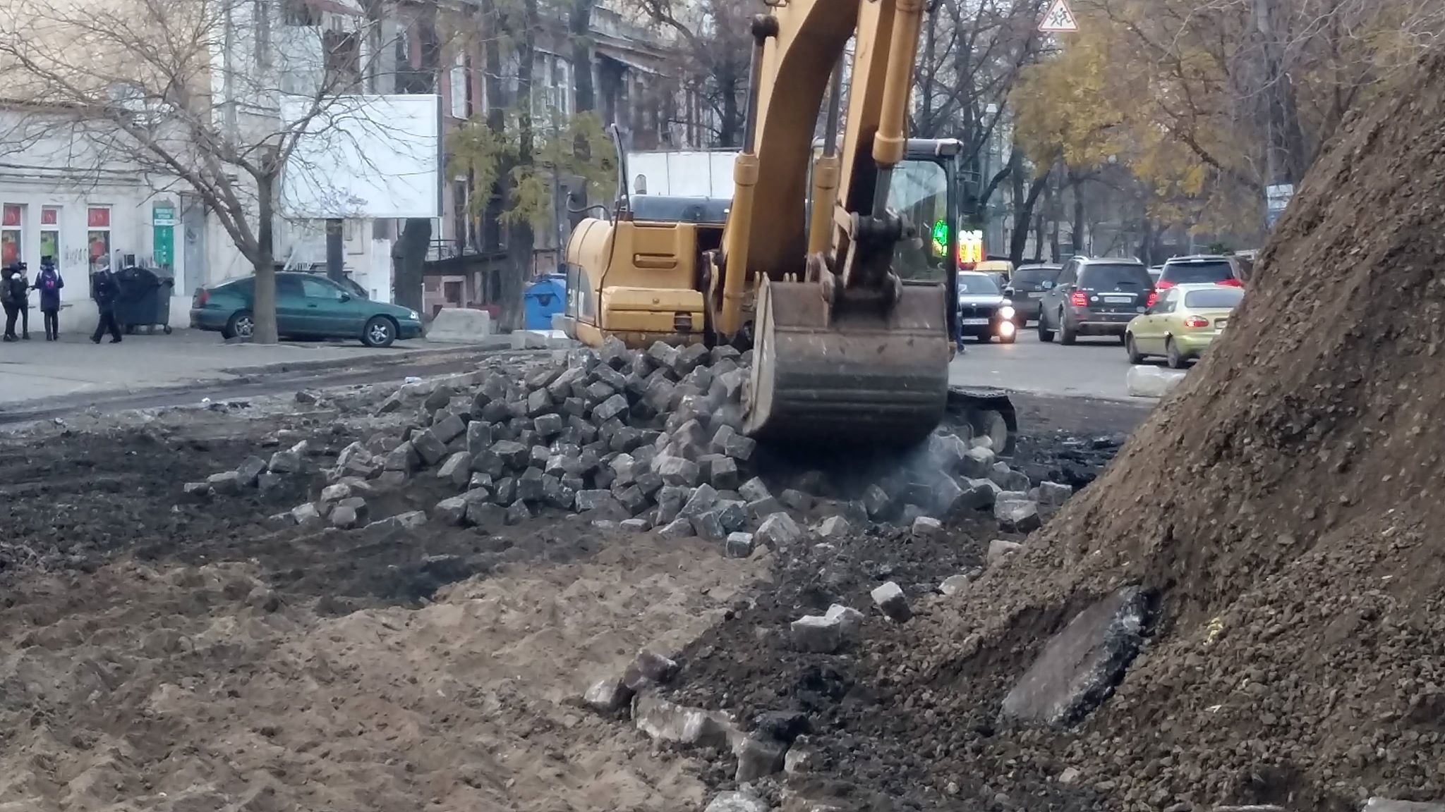 В одесской мэрии не знают, что делать с демонтированной старинной брусчаткой