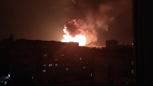 Вибухи та пожежа у Кропивницькому, є постраждалі: фото і відео (оновлено)