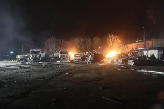 Вибухи та пожежа у Кропивницькому, є постраждалі: фото і відео (оновлено)