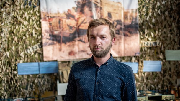 Воєнний фотограф: В Україні не вміють пам’ятати своїх героїв