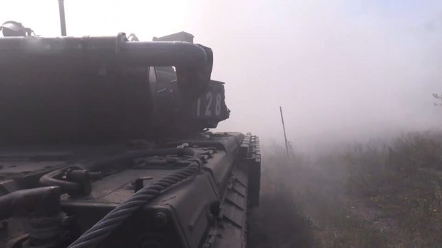 Вперше дівчата-танкісти присягнули на вірність українському народу: ефектні фото