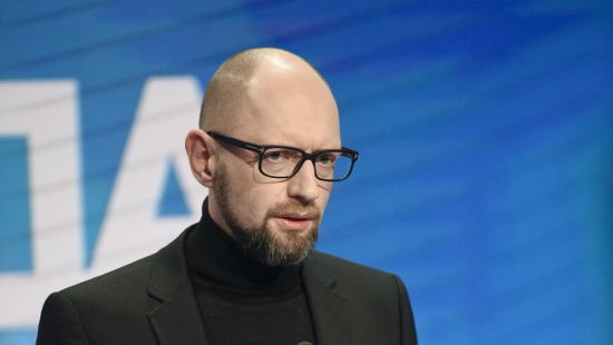 Вражає абсурдом: як Яценюк спустошує кишені українців на піар перед виборами