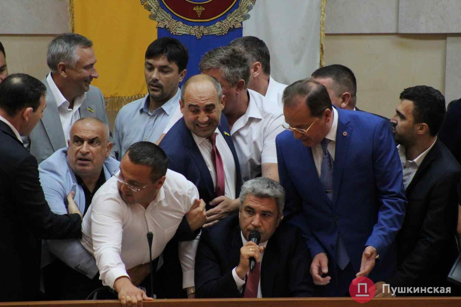 «Все нормально»: Урбанский прокомментировал информацию об обысках в его кабинете