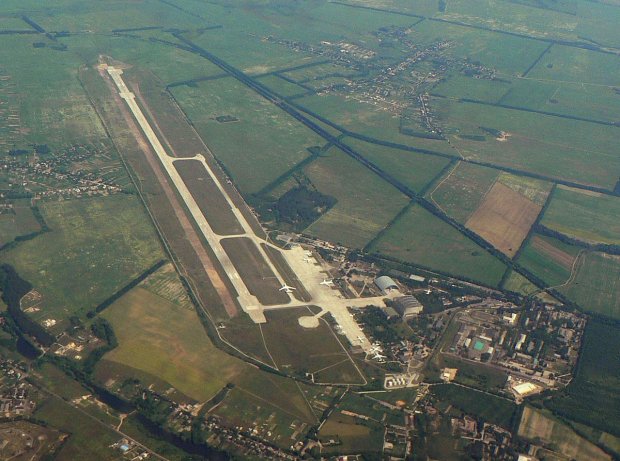 Як Гройсман чемно послав ірландського перевізника Ryanair гостомельським лісом