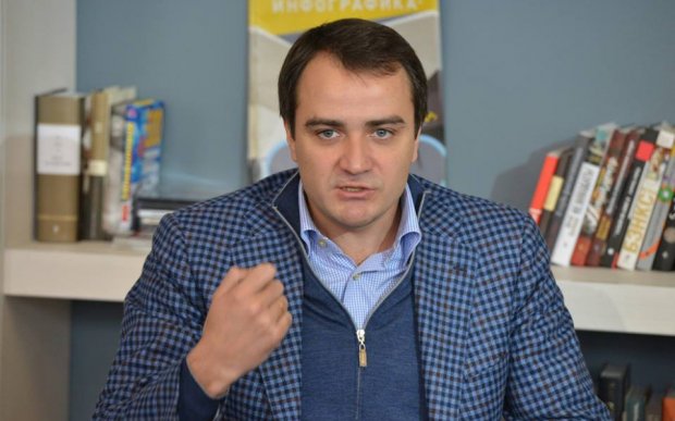 Як кубки Ліги Чемпіонів подорожують руками сватів, кумів, попів голови ФФУ